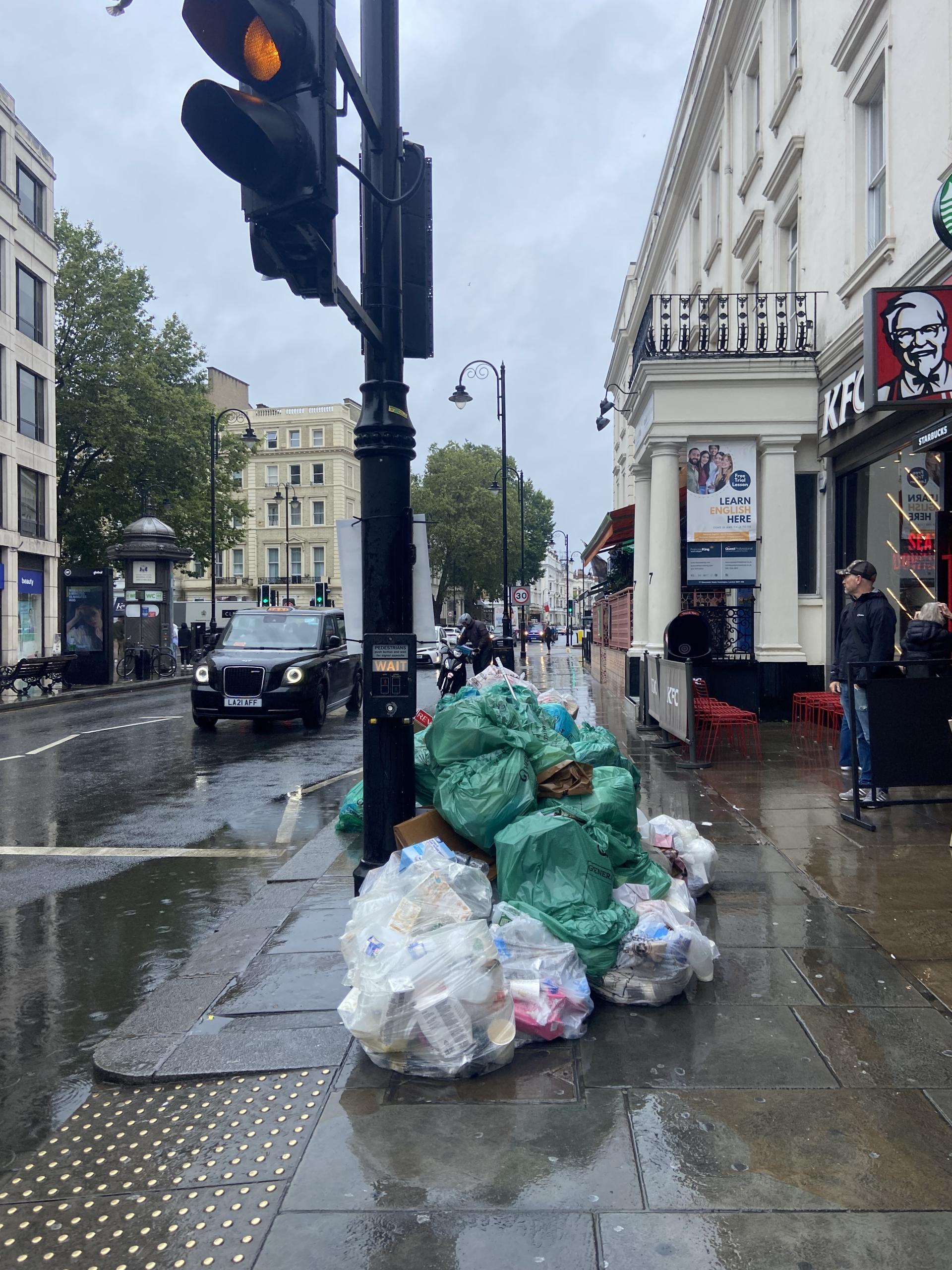 Centre for London | How can we de-clutter London’s streets?